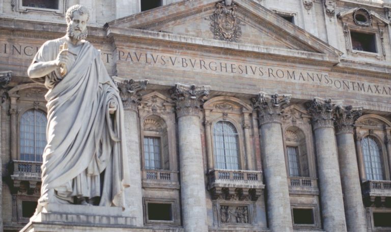 Bank of England Lowers Base Rate to 4pt