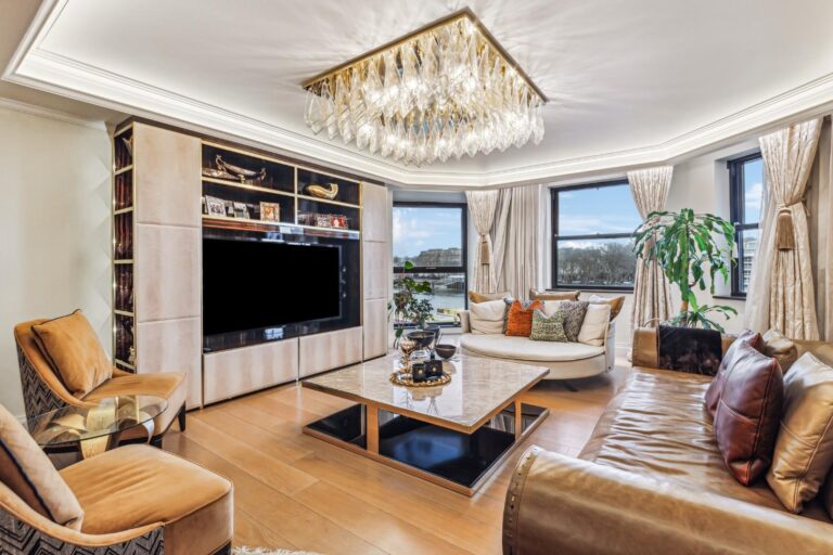 Riverside Court, Nine Elms, SW8