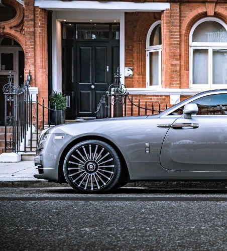Selling prime with distinction