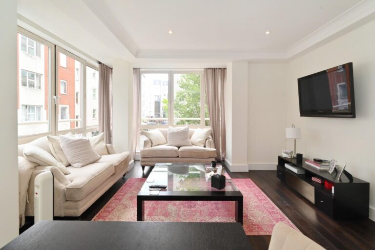 The Phoenix, 19 Barrett Street, Marylebone W1U